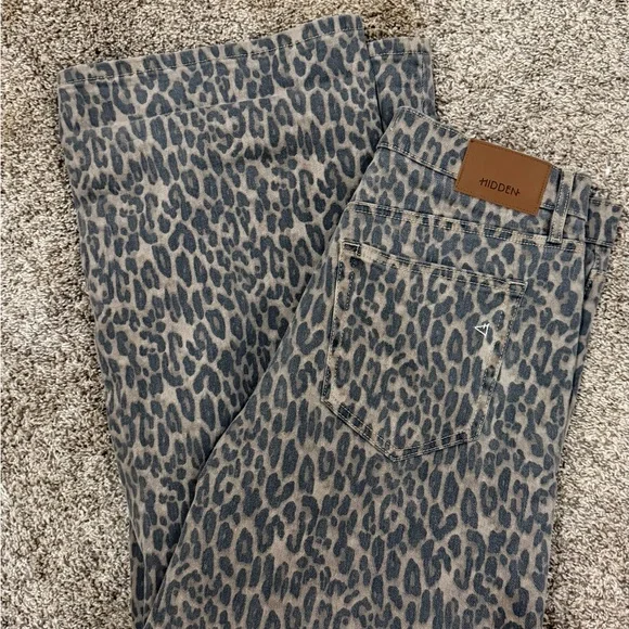 Hidden Los Angeles Leopard Print Jeans in Taupe and Black - Picture 2 of 3